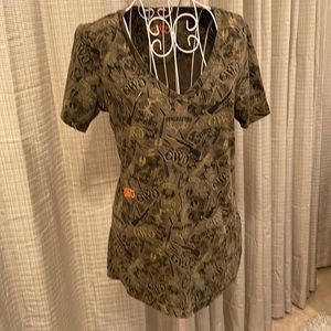 Girls with guns top size Medium